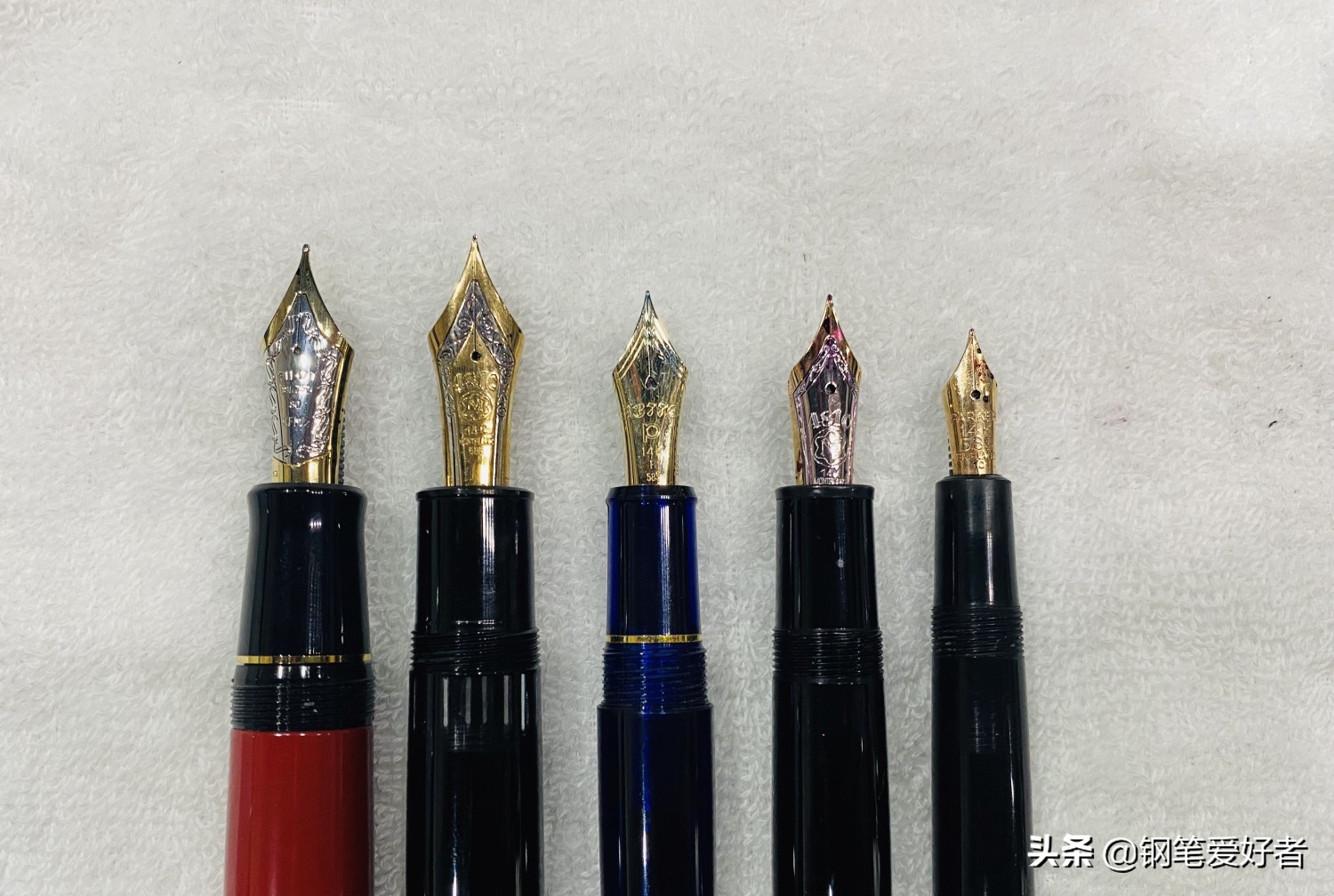 百乐custom系列所有笔尖粗细,百乐透明蓝色钢笔