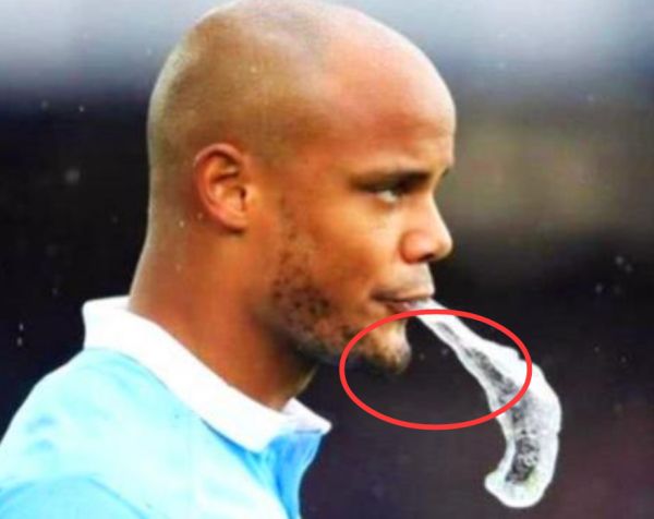 为什么足球运动喝了水要吐出来,足球运动员喝水吐出来