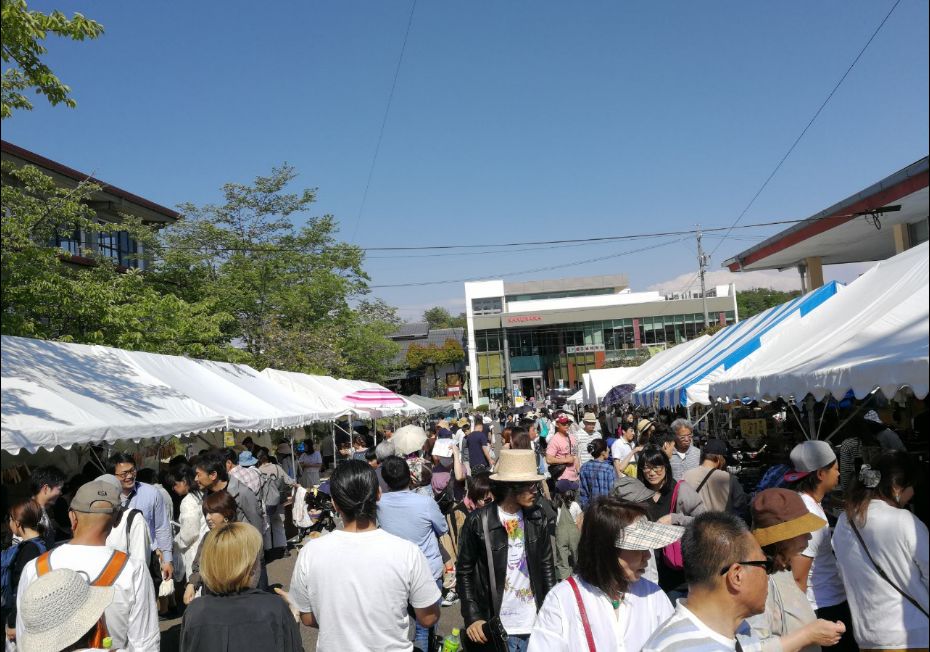 “碰瓷”日本美浓烧集市，我们最动心的却是一个木质便当盒