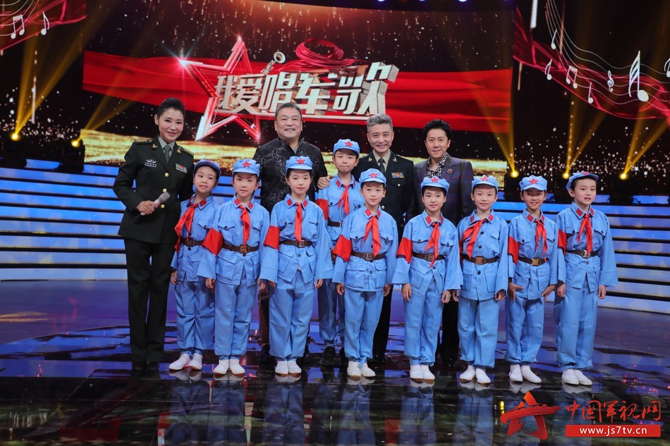 开展讲述军人故事弘扬军人精神,唱响军歌并讲述军歌背后的故事