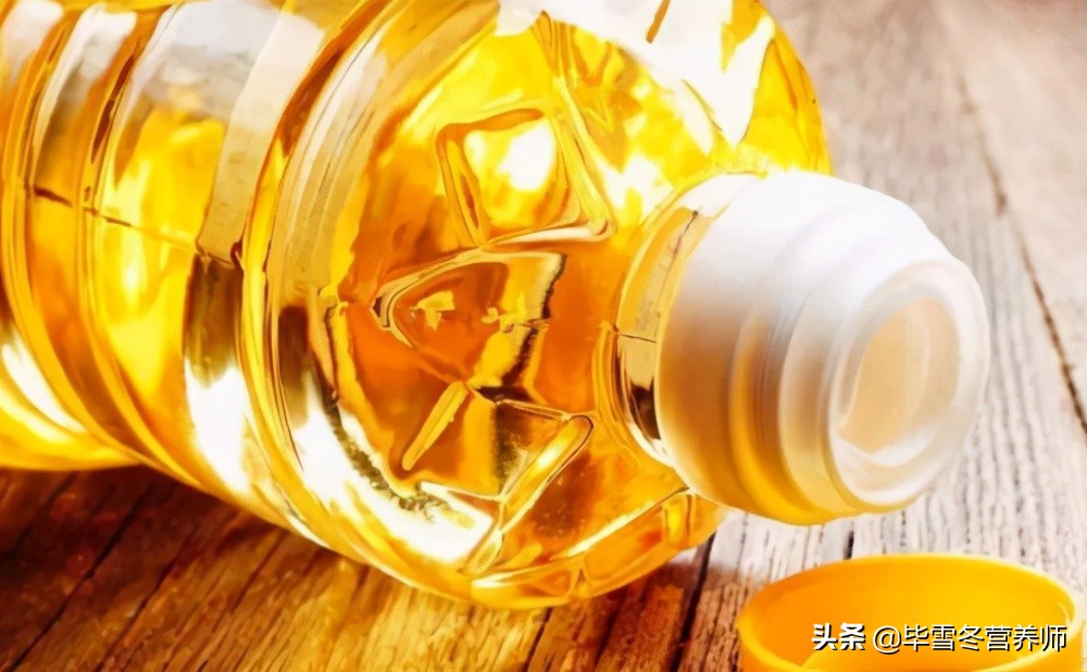 花生油揭秘,炒菜该用哪个花生油口感好