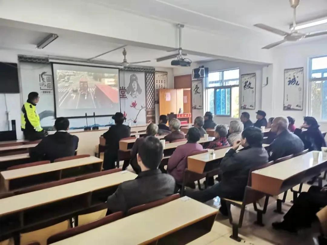 涓烘皯鏈嶅姟鐢佃瘽甯稿窞,甯稿窞涓烘皯鏈嶅姟鐢佃瘽