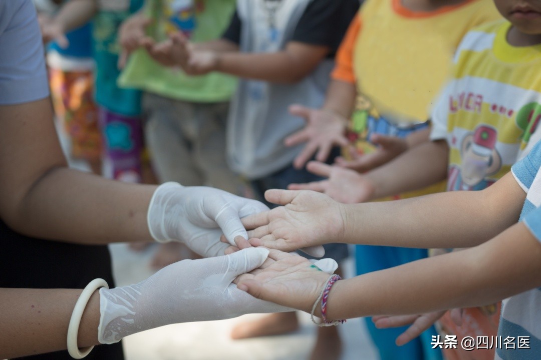 2岁孩子病毒发烧39度反反复复,小孩疱疹一直高烧39以上怎么办