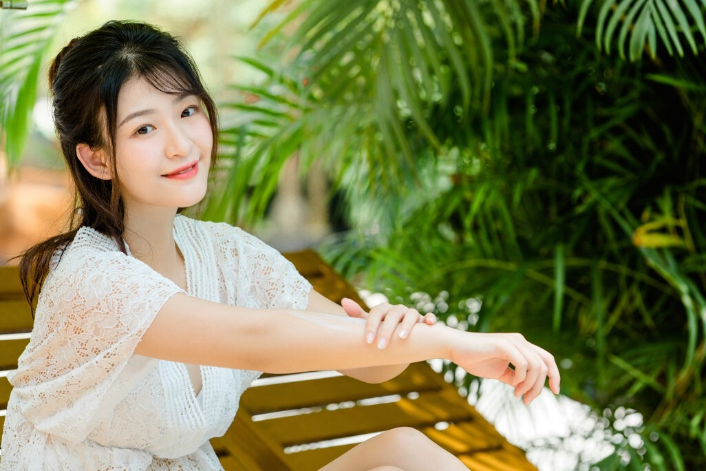 阿玛尼405唇釉真实试色,阿玛尼的网红口红