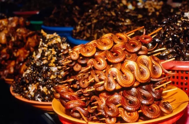 邓紫棋柬埔寨美食,邓紫棋吃美食