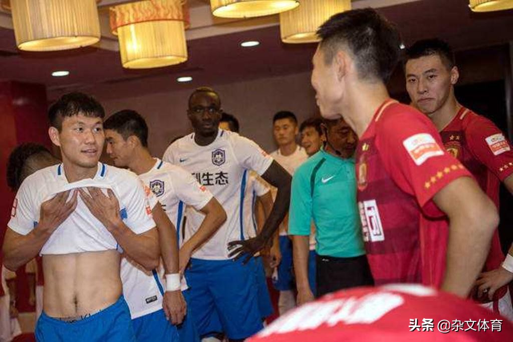 2000万果断离开恒大！女友在国外陪他踢球3年，在中超队重获主力