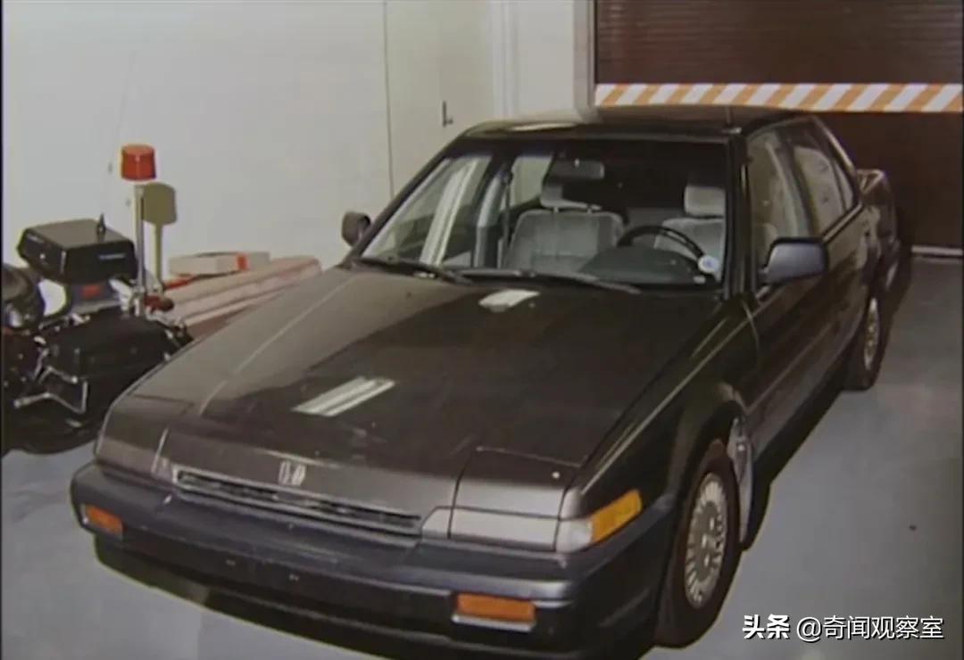 23岁年轻漂亮的女大学生，不为人知的另一面，从乖乖女到伴游女