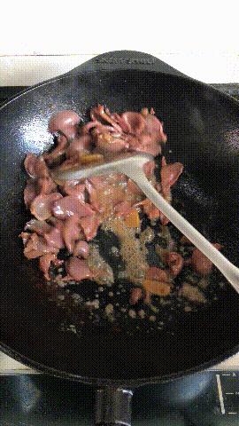 无涂层铁锅怎么养锅,铸铁铁锅怎么养锅才不粘锅