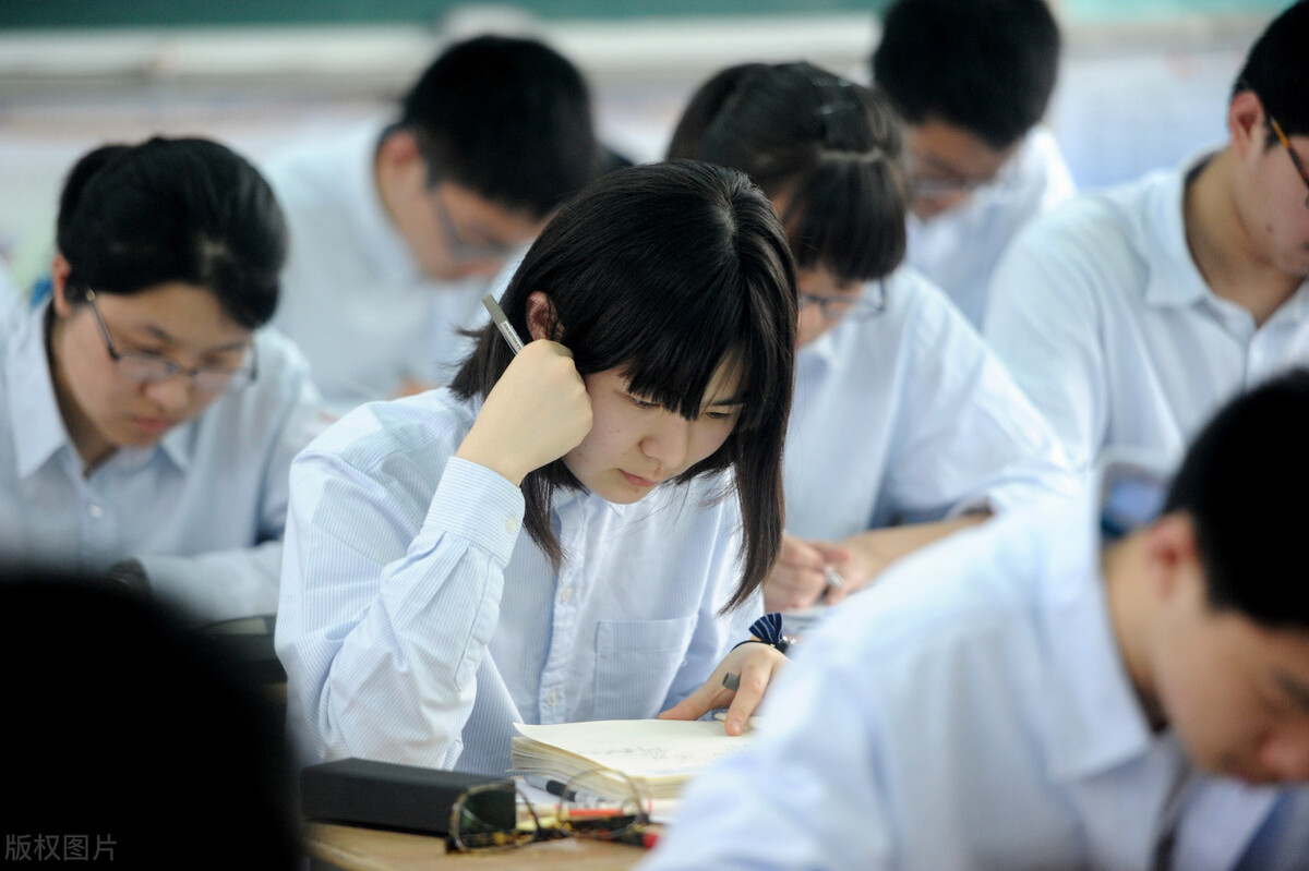 岳老师的英语课,岳老师的提分课堂