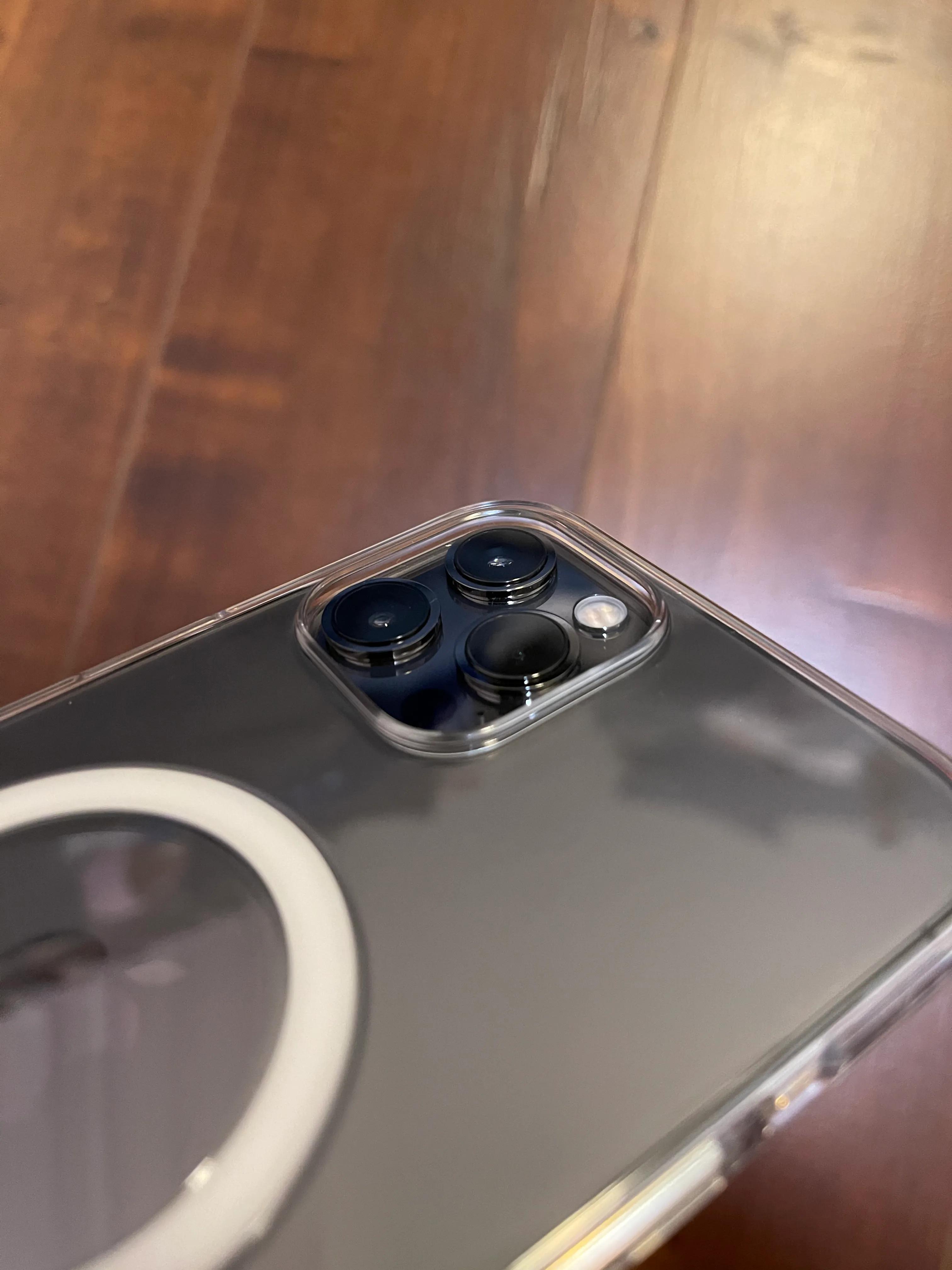 苹果13官方透明手机壳优缺点,苹果原装透明手机壳会变黄吗