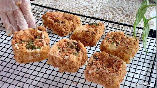 肉松蛋糕怎么做不掉皮？教你1个小技巧，简单易学0失败