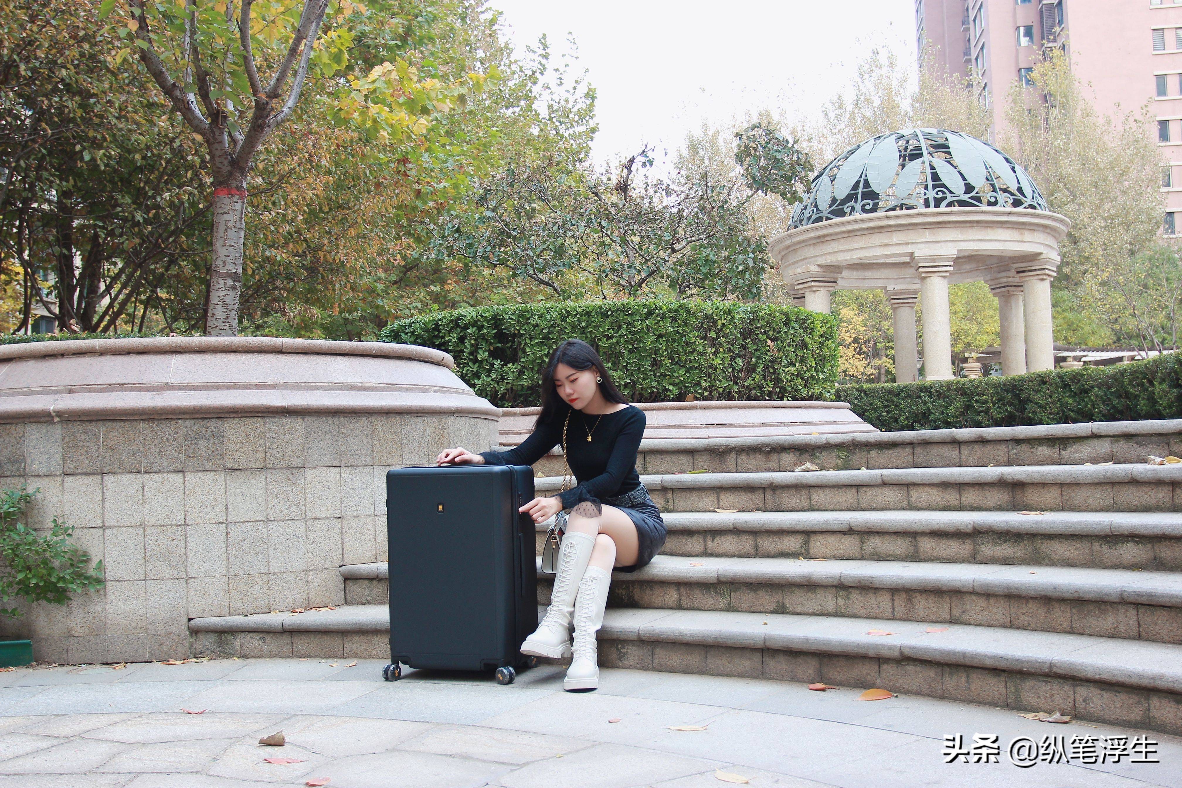 旅行箱爆款地平线8号,超大容量旅行箱100寸