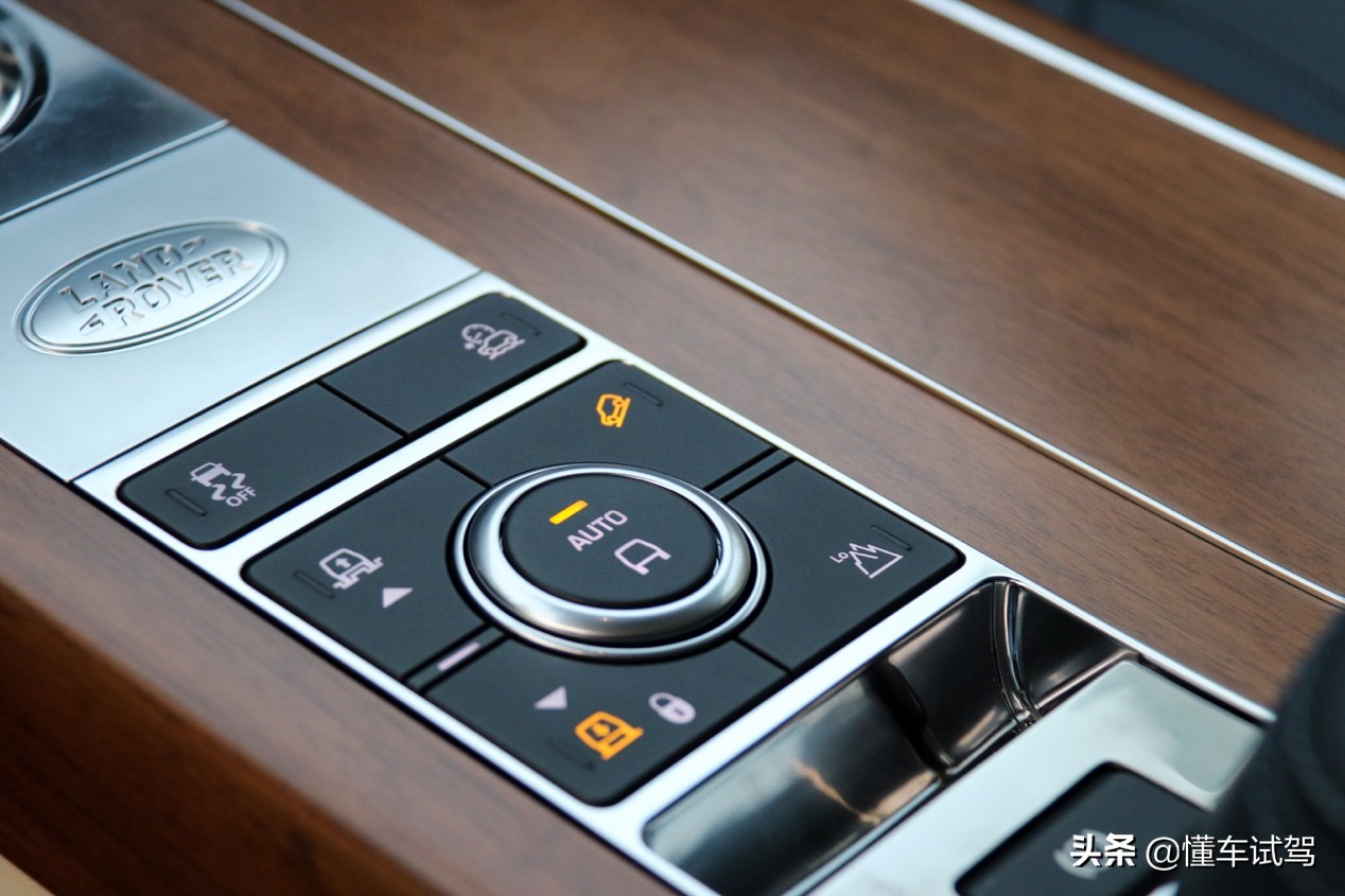 路虎揽胜sva曜夜运动版加长版试驾,14-17款路虎揽胜运动测评