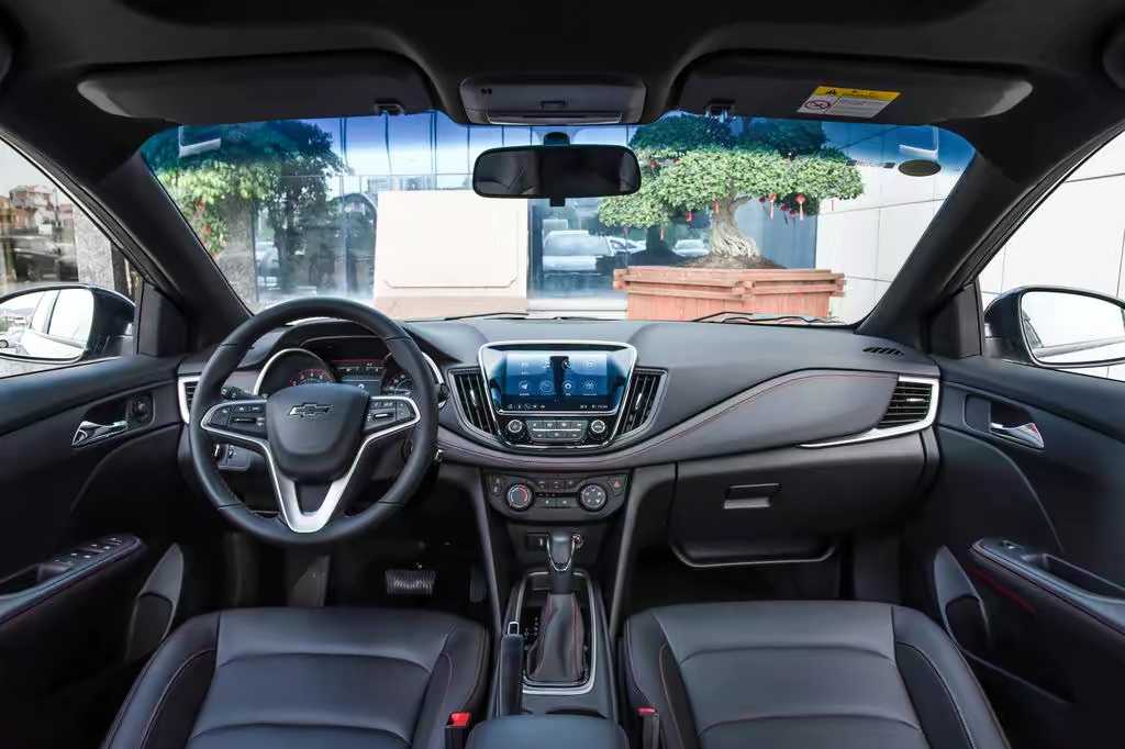 雪佛兰科鲁泽1.0t轻混试驾视频,有颜有实力测试雪佛兰科鲁泽