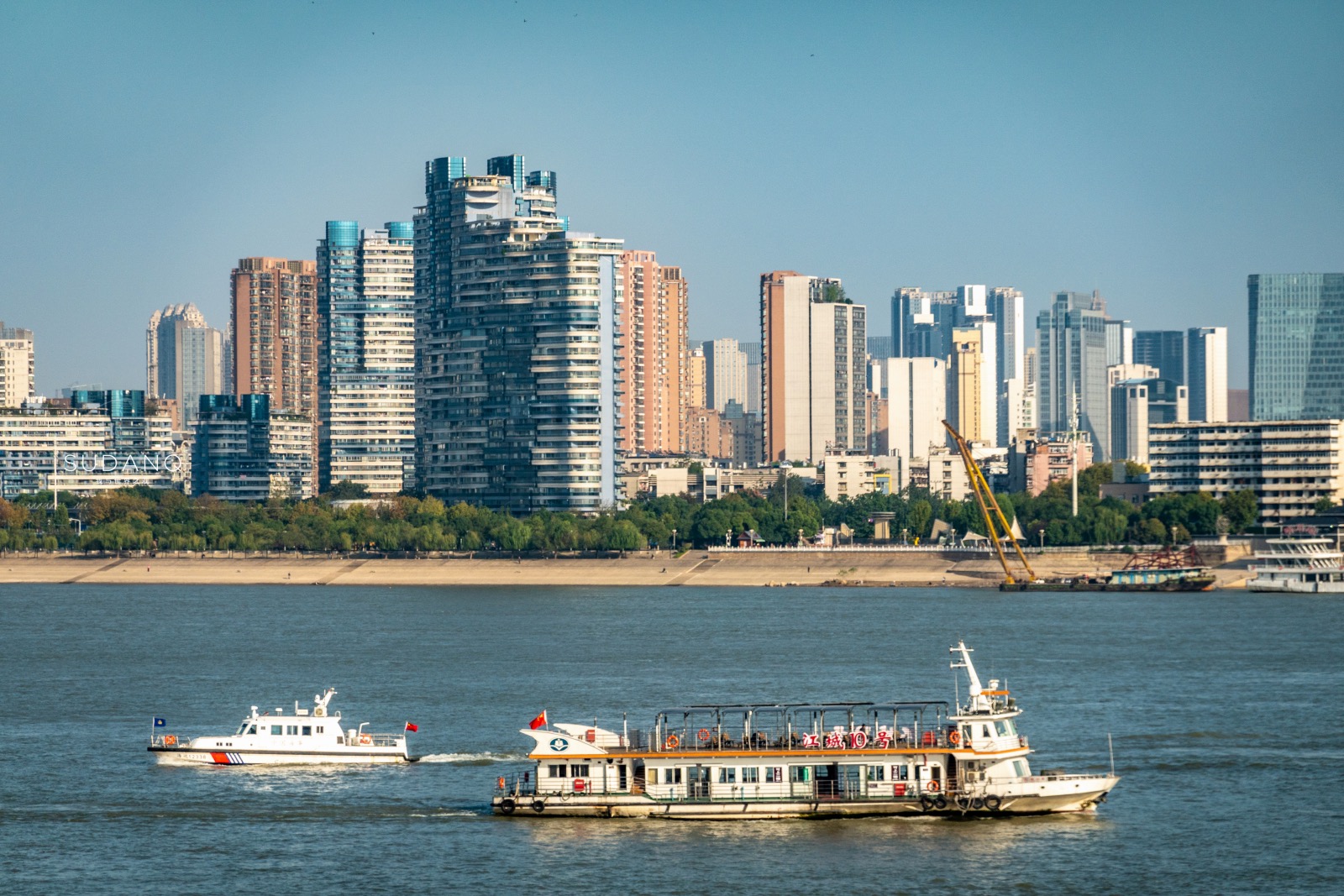 武汉太美了,汉江江滩景区