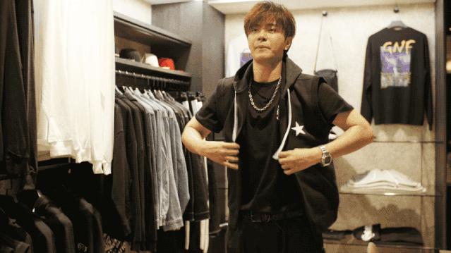 罗志祥参观萧敬腾豪宅,罗志祥家的玩具