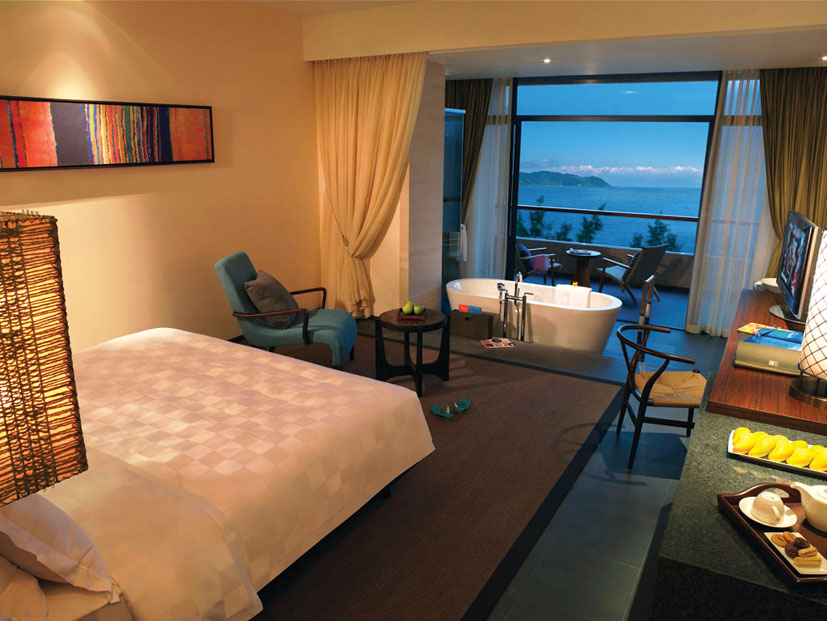 三亚希尔顿酒店多少钱一晚,三亚六月适合旅游度假吗