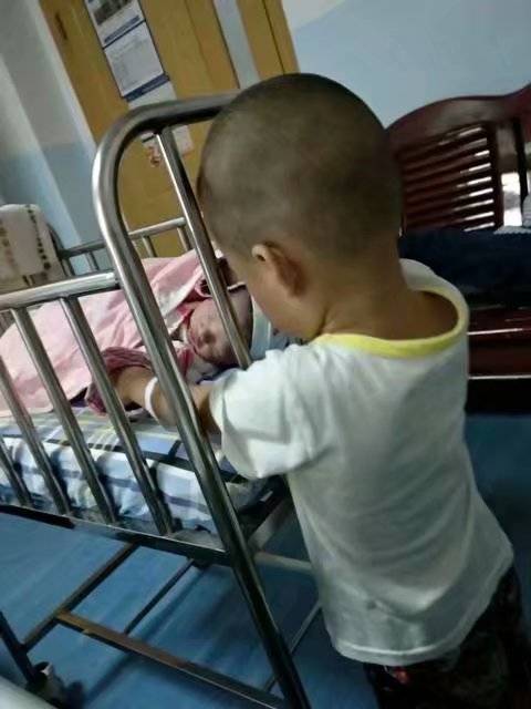 孕妈妈在孕晚期肚子发硬频繁宫缩，是要生产了吗