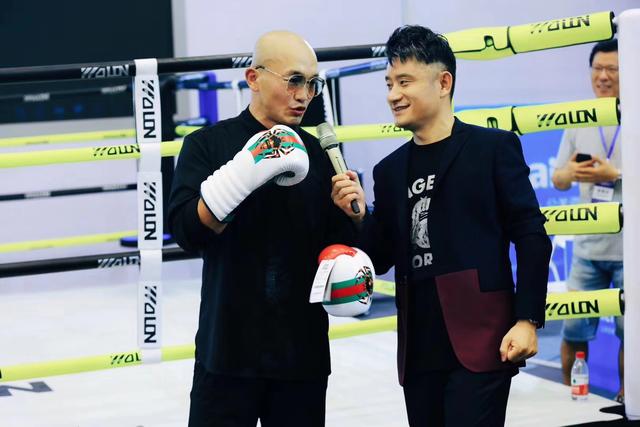 武僧一龙安慰李景亮,武僧一龙评价