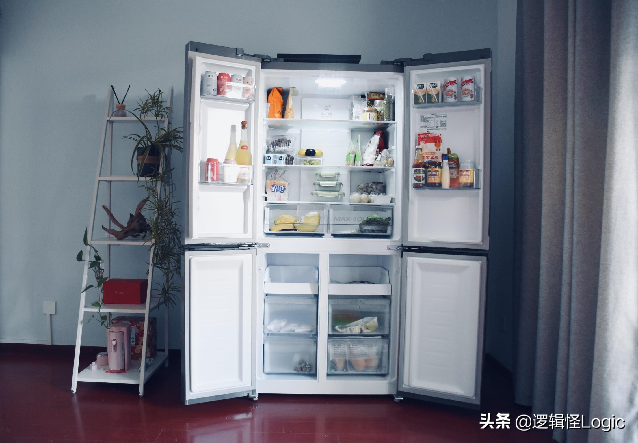 冰箱门内嵌触控屏，451L大空间，全屋家电互联，这款冰箱真秀