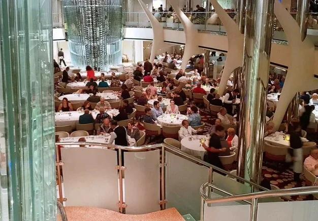 游轮服务员的工作,游轮助理服务员的工资