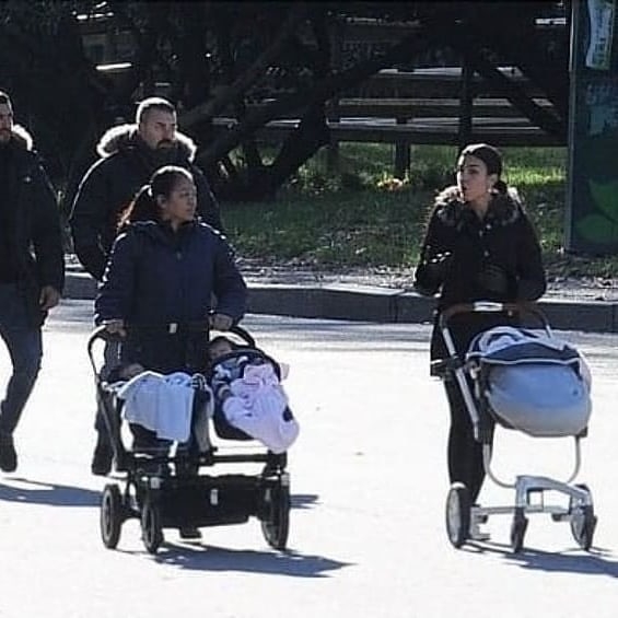 罗三岁训练场面,c罗三岁踢足球比赛