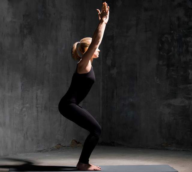 瑜伽拜日式108遍完整视频60分钟,经典瑜伽拜日式排课