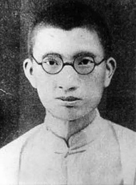 废名《浣衣母》讴歌田园式美好生活，却又鞭笞古风对人性的扼杀