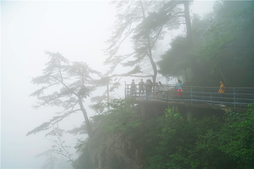 安徽九华山玻璃栈道,安徽悬崖玻璃栈道