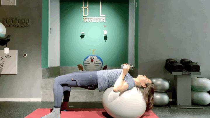 瑜伽球最好的训练方法,瑜伽球正确的训练方法