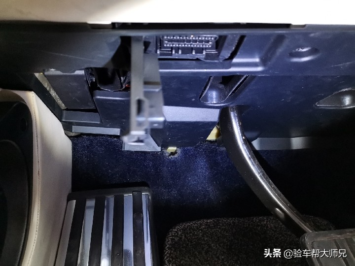 劳斯莱斯幻影二手价格100万,200万买16年劳斯莱斯幻影四座二手