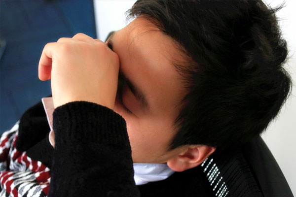 老人白天犯困晚上睡不着怎么办,白天老是犯困没有精神晚上睡不着