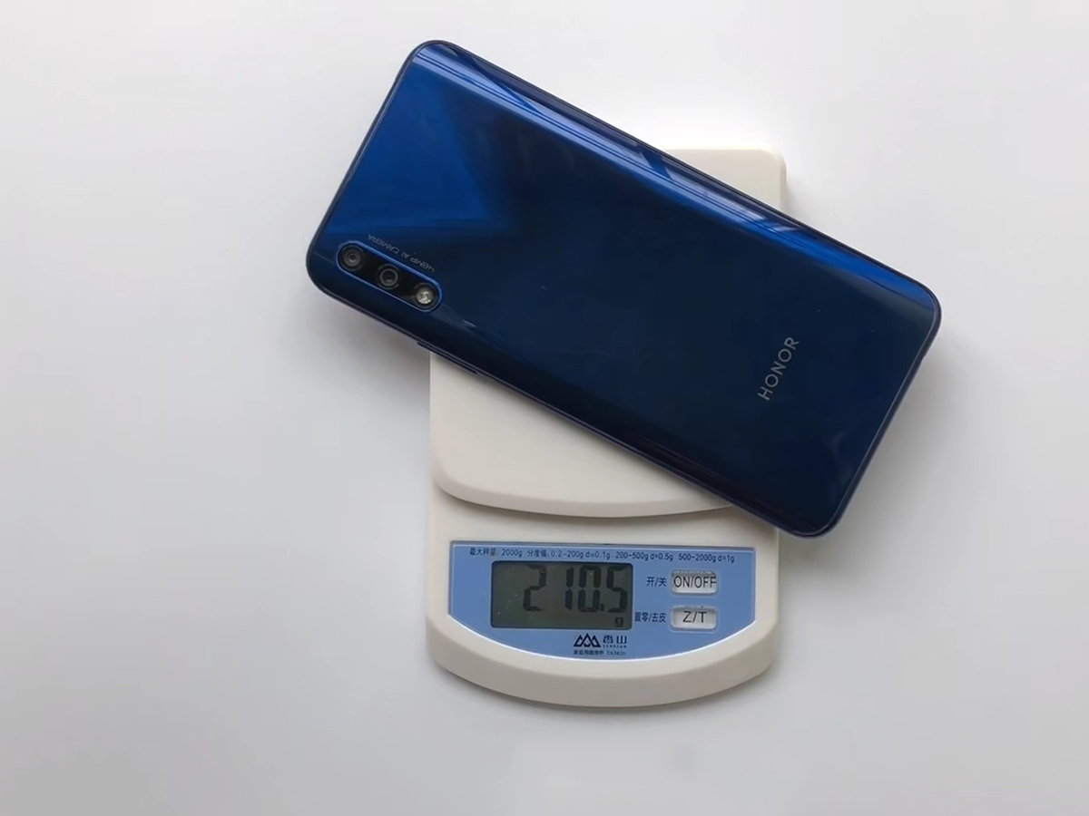 在普通手机店买手机靠谱吗,网购手机与实体店购手机有何区别