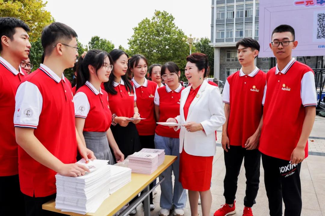 李俐：让世界共享中医药以仁心普惠世人