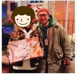 小姐姐凡尔赛倒卖?中签耐克SB+杰凸凸签名,闲鱼拉仇恨?