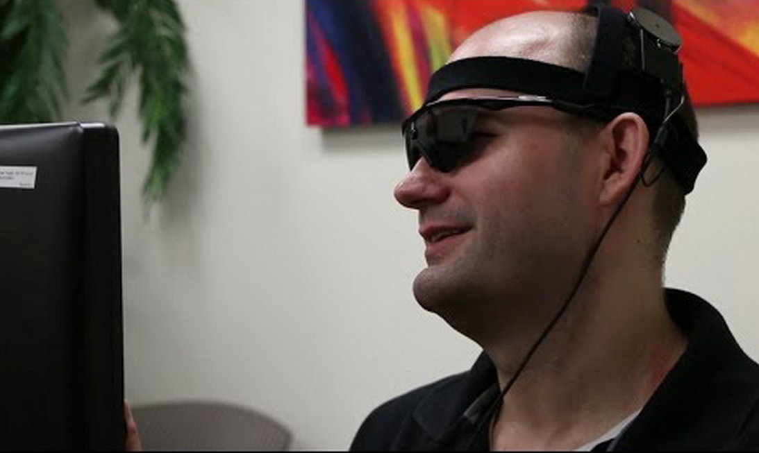 人工仿生眼睛的最新技术,最新仿生眼技术帮助盲人恢复视力