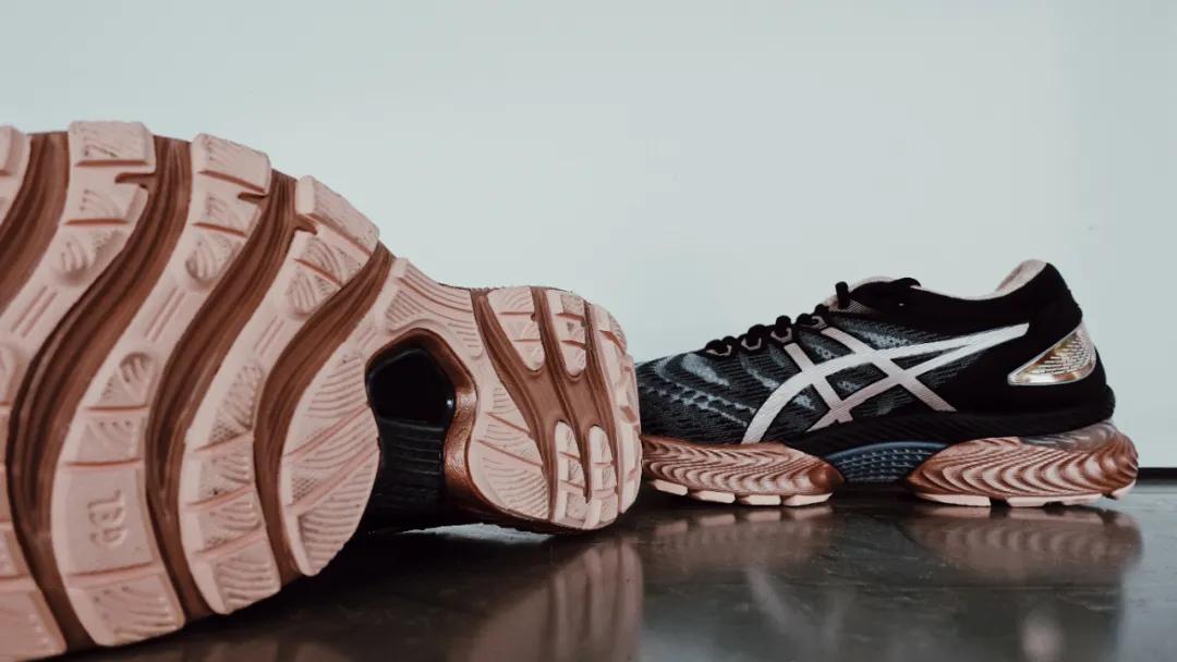 asics亚瑟士跑鞋怎么选,asics亚瑟士四代