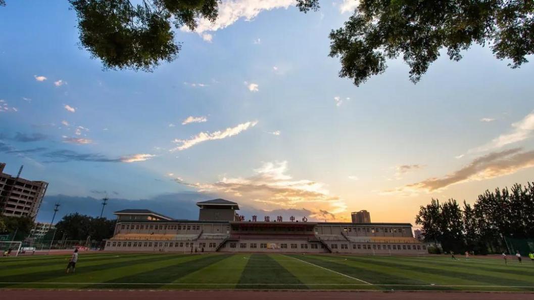 华北超豪华大学：宿舍空调暖气、阳台一应俱全，还坐拥6大网红餐厅！