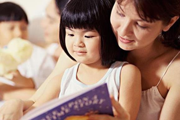 为啥中国孩子“多叛逆”？养育孩子的过程，父母多缺乏“读懂感”