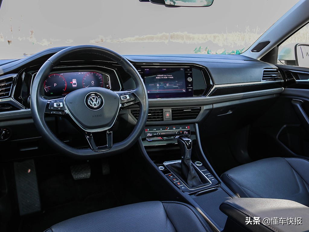 速腾豪华版和卓越的区别,速腾的豪华感