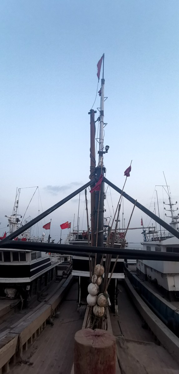 摄影：静静的渤海湾（捞鱼尖村渔船码头）