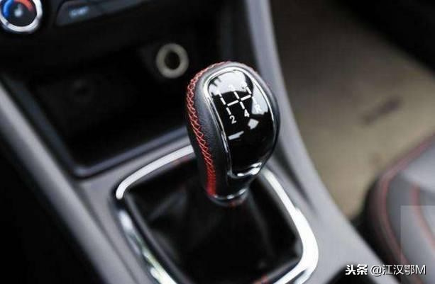 汽车挂不上挡是怎么回事,汽车离合器不回弹而且挂不上挡