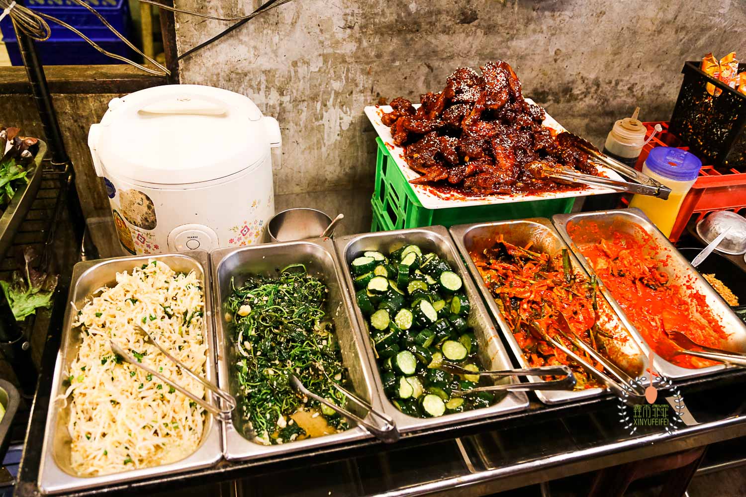 泰国清迈吃自助，别光看招牌，一定要找店主问清楚，要不钱包受损