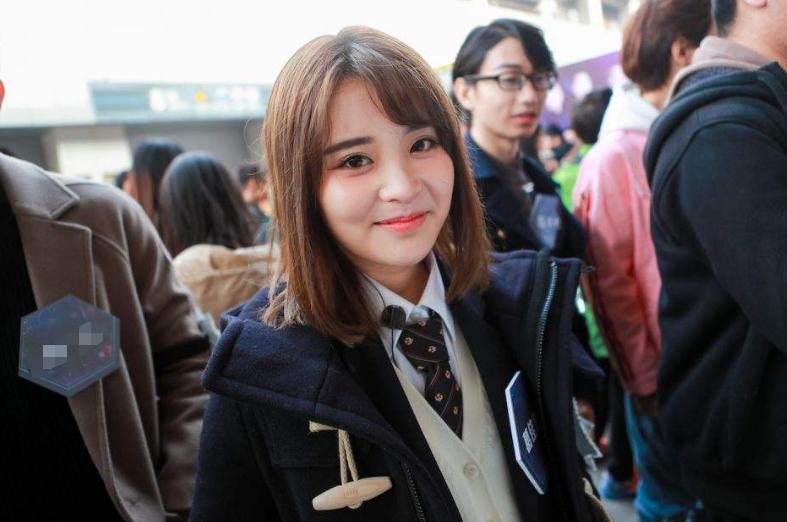 女星遭《创1》淘汰后，赴日本拍大尺度写真，画风与清纯形象不符