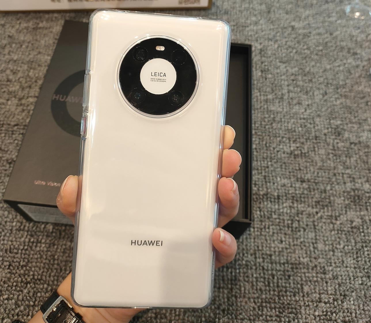 4999的华为mate40值得购买吗,小米10至尊纪念版对比华为mate40