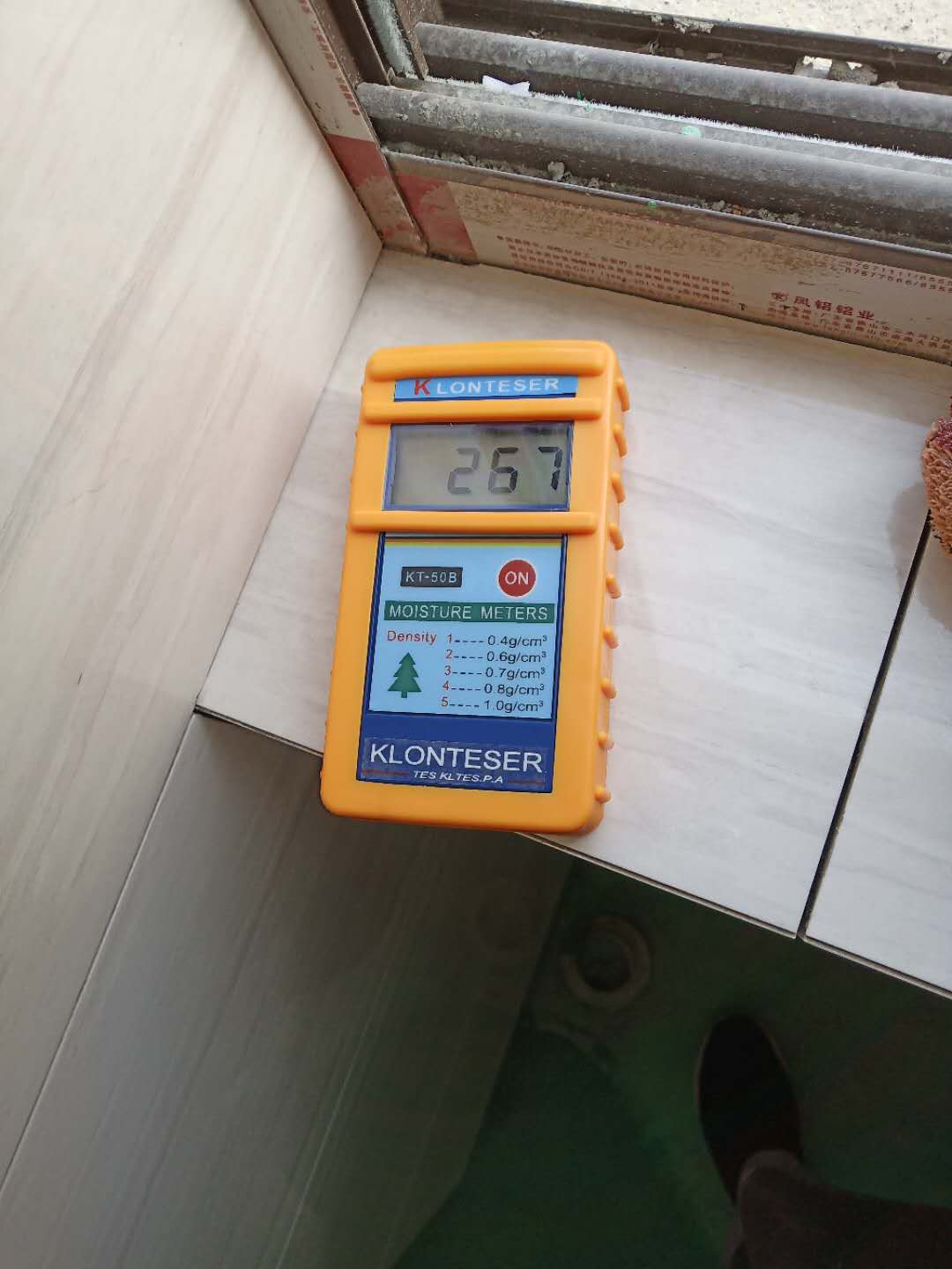 美缝剂施工方法哪种效果好,雨虹美缝剂银灰色施工效果