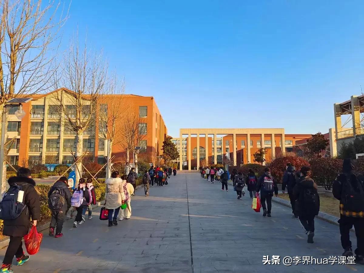 一浪更比一浪高：一体双翼四驱合力