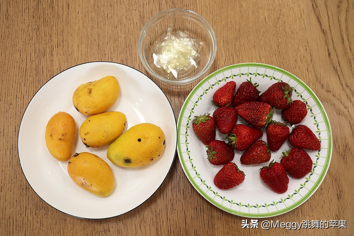 切开的草莓芒果放冰箱第二天能吃,草莓芒果晚上可不可以吃