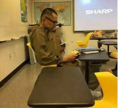 胡歌走过了一段艰难的路,胡歌活成了男生想要的样子