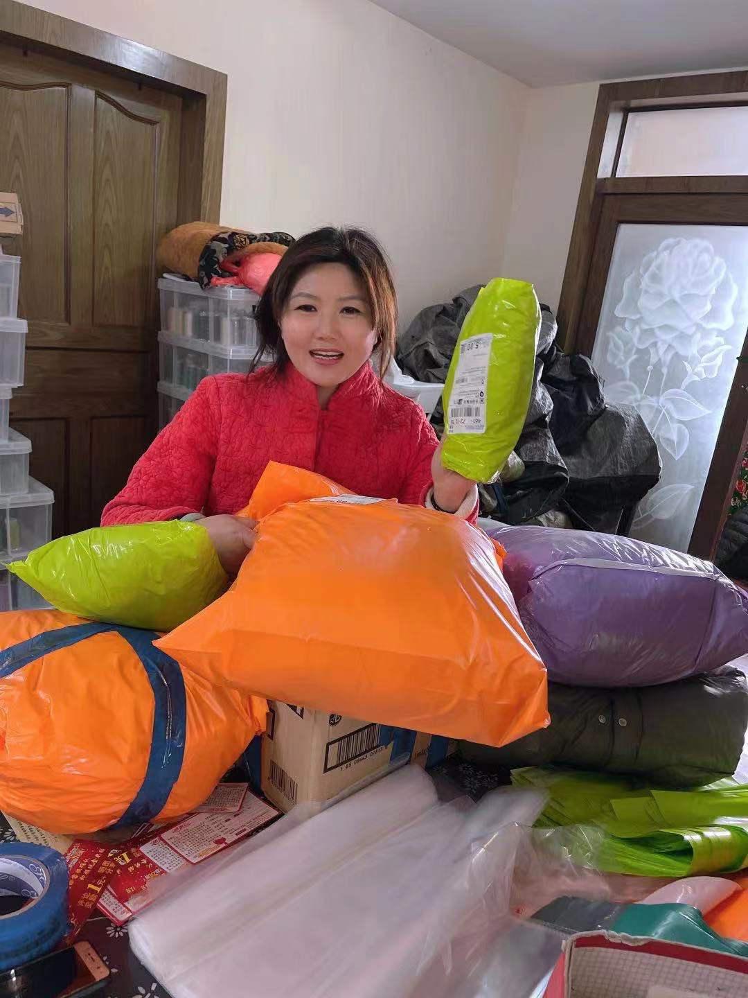 昔日被放贷公司骗到倾家荡产,如今靠帮人“修衣”实现财务自由